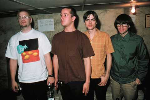 Weezer’s Debut Album Returns to Billboard Charts After 30th Anniversary Reissue