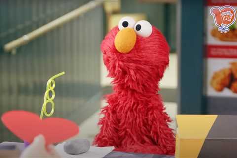 Elmo Has an Awkwardly Funny ‘Chicken Shop’ Playdate With Amelia Dimoldenberg