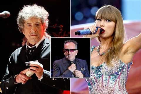 Elvis Costello Sees a Similar Trait in Bob Dylan and Taylor Swift