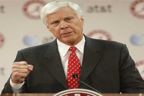 Bill Battle, former Alabama AD and Tennessee coach, dead at 82