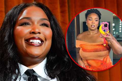 Lizzo Celebrates Thanksgiving With Another Peek at Her Dramatic Weight Loss