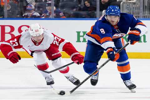 Noah Dobson’s late-game stumbles a troubling trend for Islanders star