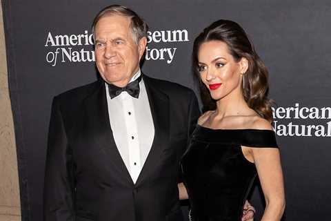 Bill Belichick Hits Red Carpet With 24-Year-Old Girlfriend