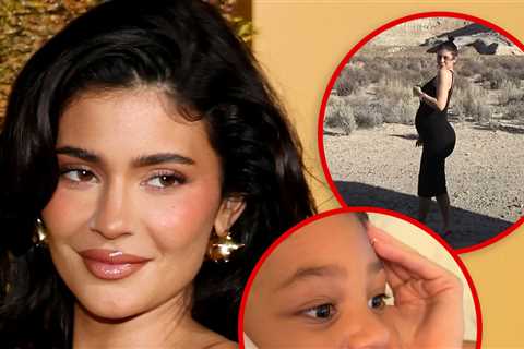 Kylie Jenner Shows Daughter Stormi Viral Pregnancy Video for First Time