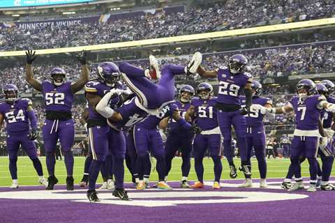 Vikings safeties break out ‘White Chicks’ dance for epic interception celebration