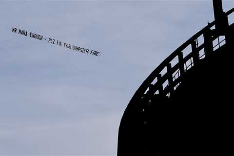 Malik Nabers has hysterical response to Giants ‘dumpster fire’ sign flying over MetLife Stadium