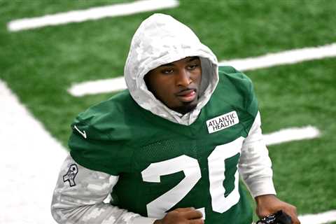 Breece Hall sits out another practice with knee injury as Jets’ young replacements keep impressing