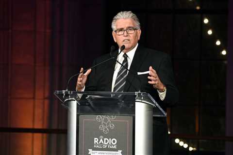 The driving forces behind Mike Francesa’s sports talk renaissance