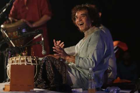 ‘The Einstein of Rhythm:’ Grateful Dead’s Mickey Hart Remembers Zakir Hussain