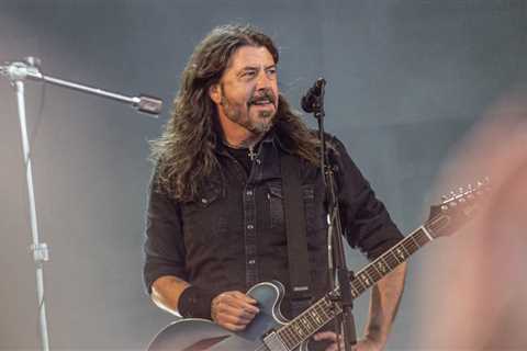 Dave Grohl Helps Serve Meals to L.A. Wildfire Victims on 56th Birthday