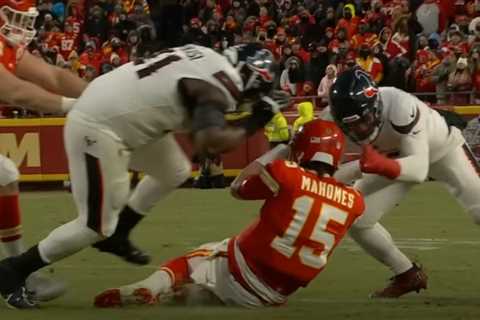 Troy Aikman: Why I called out refs on Patrick Mahomes hit