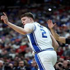 Cooper Flagg looks just fine in injury return as Duke cruises to start March Madness