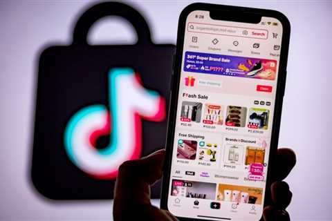 Trump to Meet With Aides on TikTok Sale to Prevent U.S. Ban