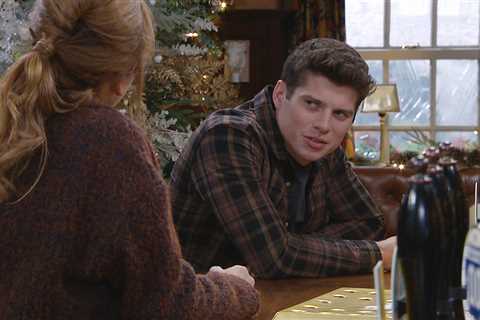 Emmerdale star hints at shock comeback a year after quitting as he secretly reunites with co-stars