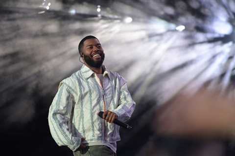 Khalid Covers Sabrina Carpenter’s ‘Please Please Please’ After It Got ‘Stuck in My Head All Day’