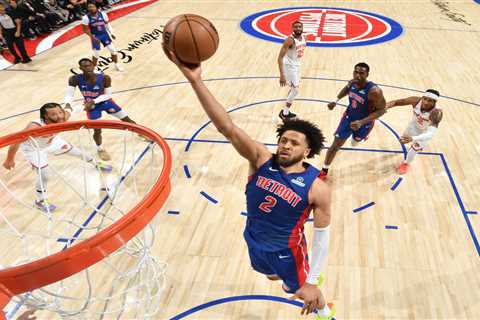 Knicks fail to lock up No. 3 seed in loss to pesky Pistons