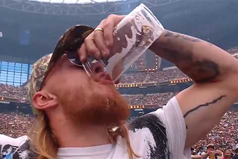 George Kittle Chugs Full Beer At WrestleMania, Jelly Roll and Lil Yachty In Crowd