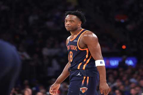 Knicks’ furious rally falls just short as heartbreaking Game 2 loss to Pistons evens series