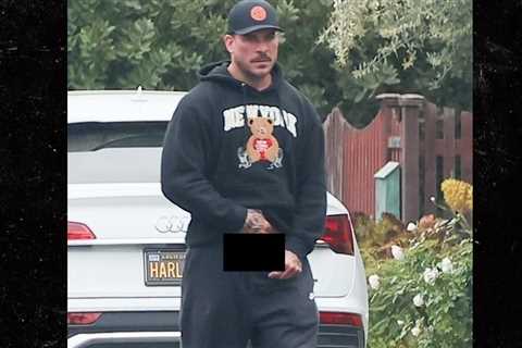 Jax Taylor Pulls Down Sweatpants to Scratch Crotch While Running Errands