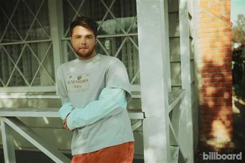 Alex Warren’s ‘Ordinary’ Extends Reign as U.K. No. 1 Single to 6 Weeks