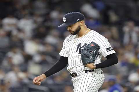 Yankees must pull the plug on flailing Devin Williams now