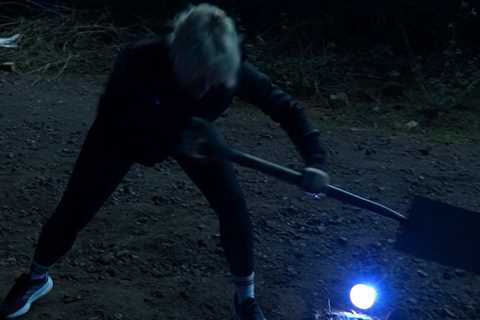 EastEnders' Nicola Mitchell Digs Herself a Literal Grave - And I'm Here for the Chaos