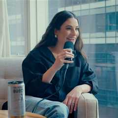 Lea Michele Proves She Can Read After Years of ‘Frustrating’ Illiteracy Rumors: Watch