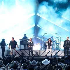 Rascal Flatts & Backstreet Boys Join Forces for ‘Larger Than Life’ ACM Awards-Closing Medley