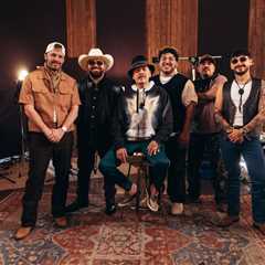Santana Teams Up With Grupo Frontera for ‘Me Retiro’: ‘They Have So Much Joy and I Relate to That’