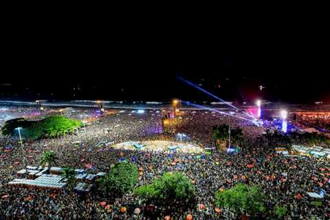 Lady Gaga Draws 2.1 Million Fans to Record-Breaking Free Concert at Rio’s Copacabana Beach