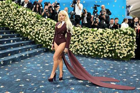 Sabrina Carpenter Heats Up 2025 Met Gala Red Carpet in Espresso-Brown Bodysuit