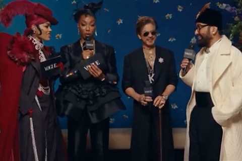 Oblivious Met Gala Hosts Schooled on Bollywood Legend Shah Rukh Khan