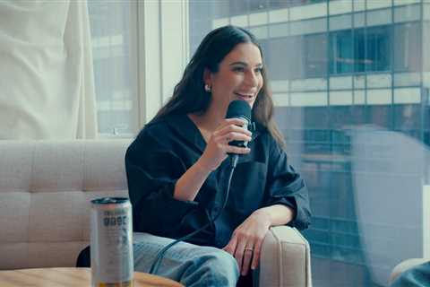 Lea Michele Proves She Can Read After Years of ‘Frustrating’ Illiteracy Rumors: Watch