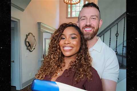 'Love Is Blind's Lauren & Cameron Expecting First Baby After Years of Trying