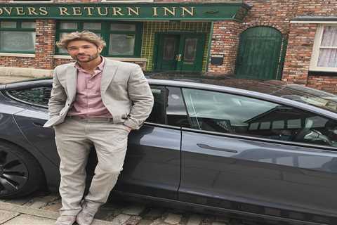 Actor Transitions from Coronation Street Villain to Silver Screen