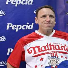 Joey Chestnut reveals his absurd goal for Nathan’s hot dog eating contest return