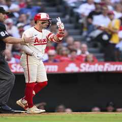 Angels, Astros clear benches in wild scene after beaning