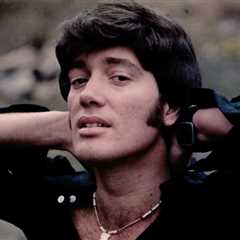 Country Singer Ronnie McDowell Rushed to Hospital After Onstage Medical Incident