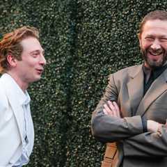 Here’s Why Jeremy Allen White Is Promoting ‘The Bear’ With a Roc-A-Fella ‘Death of a Dynasty’ DVD