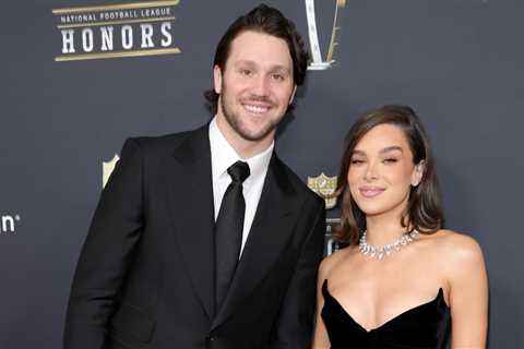 Hailee Steinfeld Marries Bills QB Josh Allen in Southern California Wedding