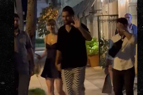 Taylor Swift, Travis Kelce Hold Hands During Date Night in Florida