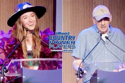 Lauren Daigle Presents Jim Asker With the Farewell False Cover Award | Country Power Players 2025