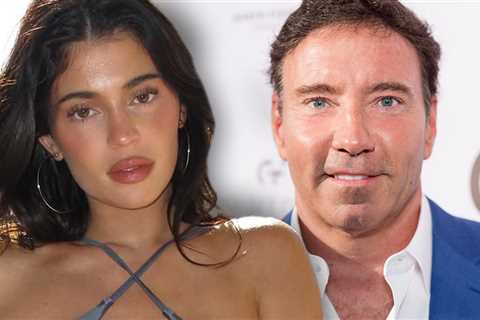 Kylie Jenner's Surgeon Flooded With Copycat Boob Job Requests After Specs Revealed