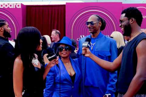 Snoop Dogg On Being Honored at BET, Loves Doechii & More | BET Awards 2025