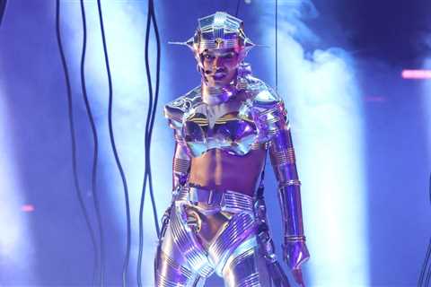 Teyana Taylor Transforms Into a Sexy Robot for ‘Long Time’ Debut Performance With Taraji P. Henson..