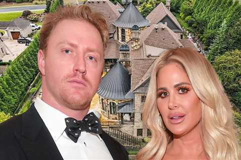 Kim Zolciak and Kroy Biermann Forced to Move Out of Home by U.S. Marshals