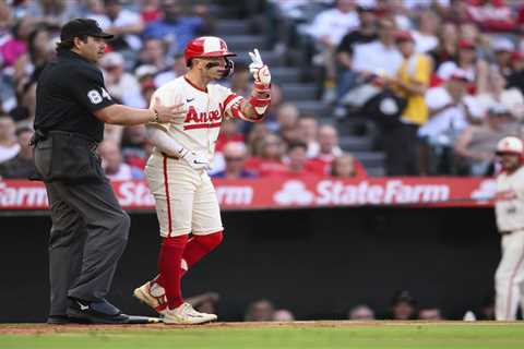 Angels, Astros clear benches in wild scene after beaning