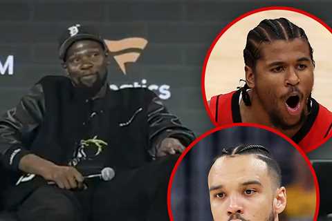 Kevin Durant Traded to Houston Rockets, Finds Out Onstage at Fanatics Fest