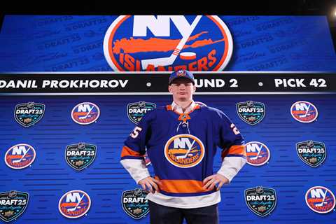 Islanders add more to cupboard at NHL draft  Day 2 — but Mathieu Darche’s hard work is just starting