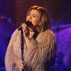 Kelly Clarkson’s ‘Studio Sessions’ Las Vegas Residency Setlist: Every Song From Night 1
